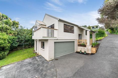 Photo of property in 1/5 Tree View Avenue, Glenfield, Auckland, 0629