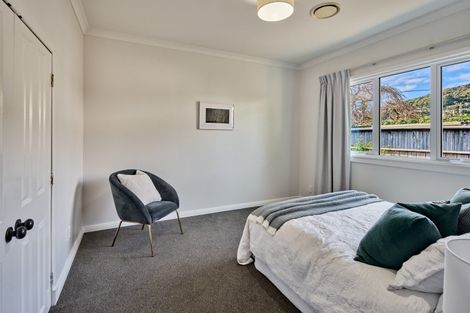 Photo of property in 7 Fairfield Avenue, Fairfield, Lower Hutt, 5011