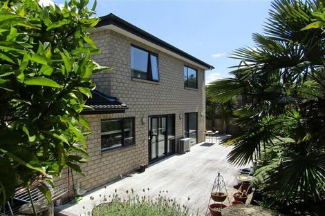 Photo of property in 11 Baker Street, Fairview Heights, Auckland, 0632