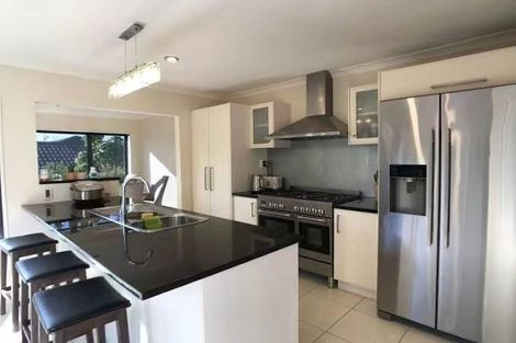 Photo of property in 19 Dressage Lane, Greenhithe, Auckland, 0632