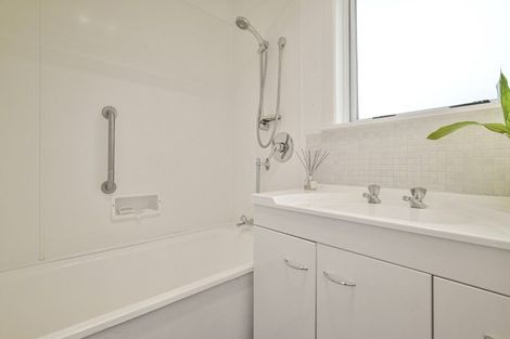 Photo of property in 4/505 Sylvan Road, Parkvale, Hastings, 4122