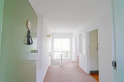 Photo of property in 8 Nicholson Place, Hillcrest, Auckland, 0627