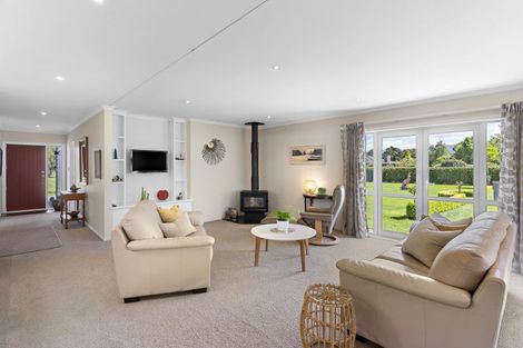 Photo of property in 8 Camellia Lane, Carterton, 5713