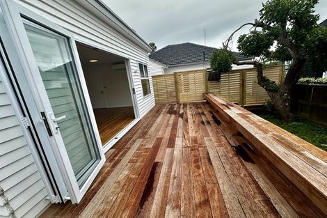 Photo of property in 2/8 Campbell Road, Takapuna, Auckland, 0622