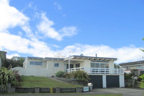 Photo of property in 6 Regents Grove, Richmond Heights, Taupo, 3330