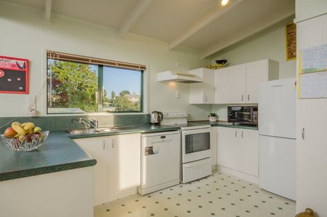 Photo of property in 18 Gilliam Street, New Lynn, Auckland, 0600