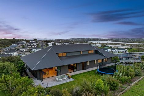 Photo of property in 39 Bayview Park Lane, Orewa, 0931
