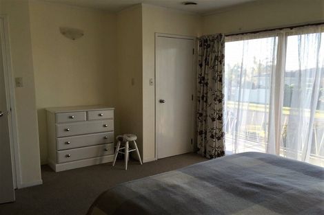 Photo of property in 1/9 Belmere Rise, Farm Cove, Auckland, 2012