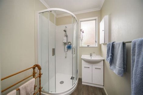 Photo of property in 5 Hillcrest Drive, Kelvin Grove, Palmerston North, 4414