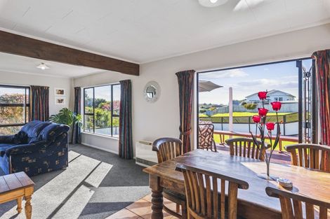 Photo of property in 77 Aorangi Road, Paraparaumu, 5032