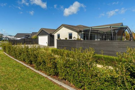 Photo of property in 28 Rotomanu Place, Pyes Pa, Tauranga, 3112