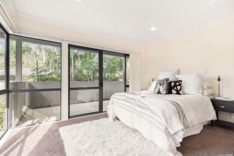 Photo of property in 23/23 Bush Lane, Northcote Point, Auckland, 0627