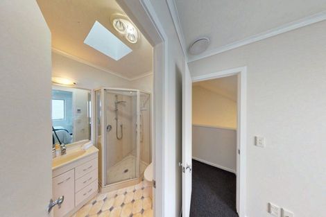 Photo of property in 17 Sirsi Terrace, Broadmeadows, Wellington, 6035