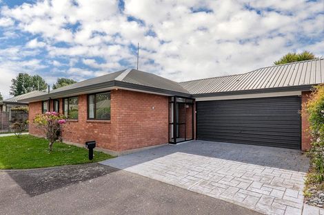 Photo of property in 2 Saskia Lane, Somerfield, Christchurch, 8024