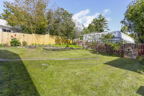 Photo of property in 16 Onedin Place, Titirangi, Auckland, 0604