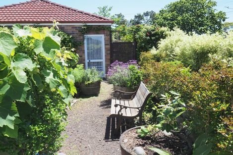 Photo of property in Salisbury Court, 1/139 Connell Street, Blockhouse Bay, Auckland, 0600