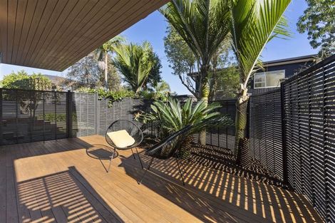 Photo of property in 10 Sanctuary Point, Sunnyhills, Auckland, 2010