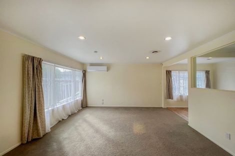 Photo of property in 17 Alma Street, Te Atatu South, Auckland, 0610