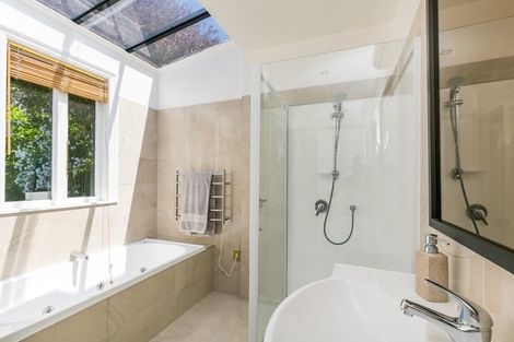 Photo of property in 19 Bidwill Street, Mount Cook, Wellington, 6021