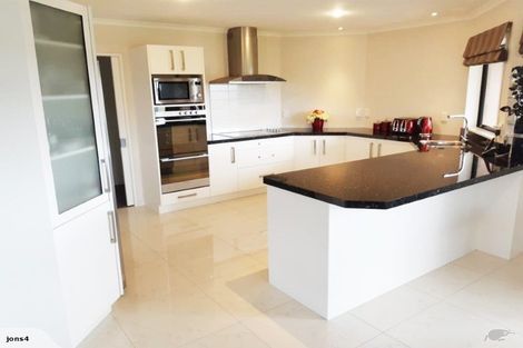 Photo of property in 124 Mt Taylor Drive, Feilding, 4775