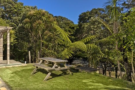 Photo of property in 6 Berridge Road, Muriwai, Waimauku, 0881