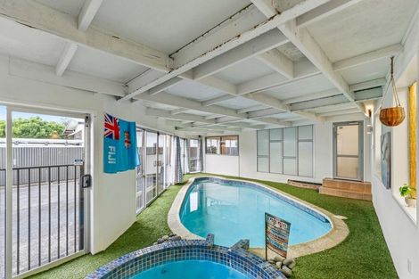 Photo of property in 12 Knox Road, Swanson, Auckland, 0612
