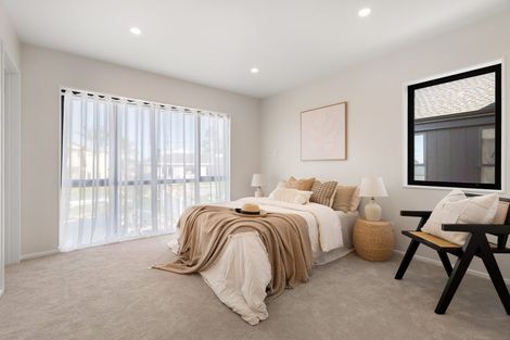 Photo of property in 2a Knights Close, Rothesay Bay, Auckland, 0630