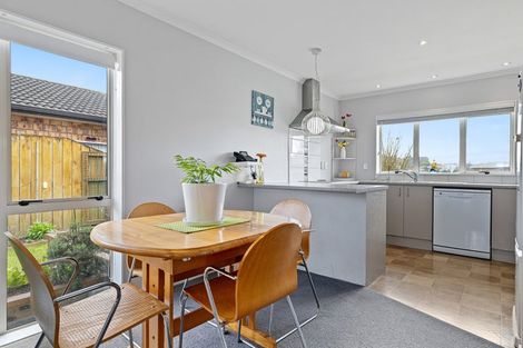 Photo of property in 5 Shrule Place, Huntington, Hamilton, 3210