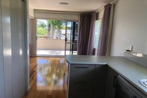 Photo of property in 4b Corrella Road, Belmont, Auckland, 0622