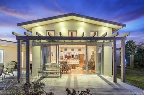 Photo of property in 7 Hana Udy Place, Paraparaumu Beach, Paraparaumu, 5032