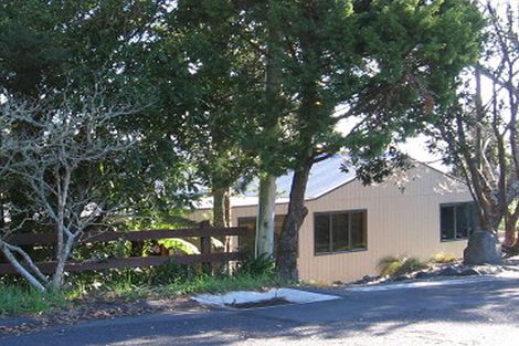 Photo of property in 48 Tawini Road, Titirangi, Auckland, 0604