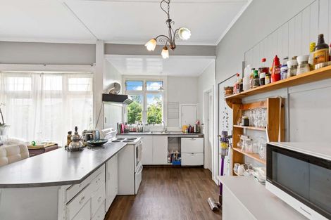 Photo of property in 43 Station Road, Marton, 4710