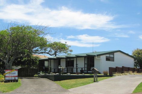 Photo of property in 6 Vela Place, Clarks Beach, 2122