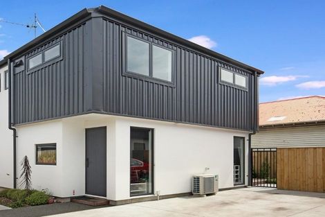 Photo of property in 2/135 Hills Road, Edgeware, Christchurch, 8013