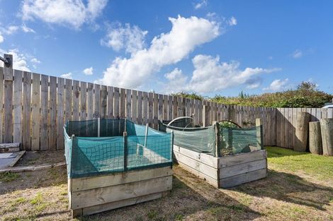 Photo of property in 60 Sarah Street, Waikawa Beach, Levin, 5573