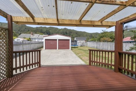 Photo of property in 150 Waddington Drive, Naenae, Lower Hutt, 5011