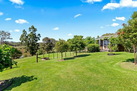 Photo of property in 85 Whangaparaoa Road, Red Beach, 0932