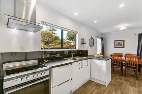 Photo of property in 4 Midgley Road, West Harbour, Auckland, 0618