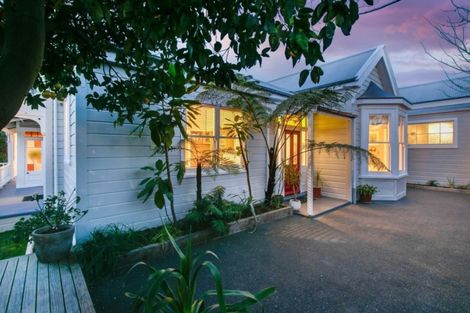 Photo of property in 13 Colenso Avenue, Hospital Hill, Napier, 4110