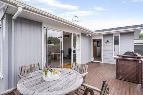 Photo of property in 83 Walworth Avenue, Pakuranga Heights, Auckland, 2010