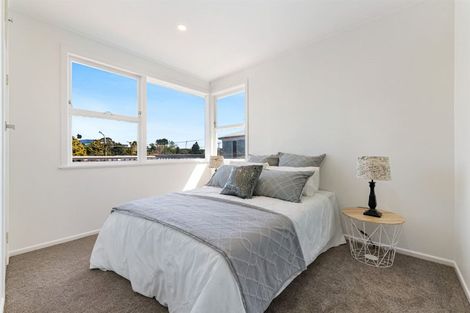 Photo of property in 82b Vodanovich Road, Te Atatu South, Auckland, 0610