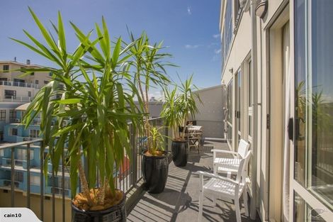 Photo of property in Stadium Garden Flats, 406/107 Thorndon Quay, Pipitea, Wellington, 6011