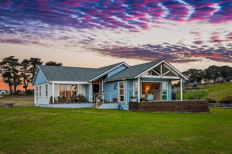 Photo of property in 252 Amreins Road, Taupaki, Henderson, 0782