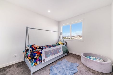 Photo of property in 10 Kauri Heart Avenue, Takanini, 2112