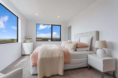 Photo of property in 5 Makumaku Place, Long Bay, Auckland, 0630