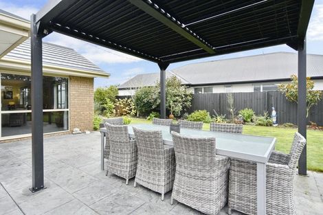 Photo of property in 11 Springside Place, Redwood, Christchurch, 8051