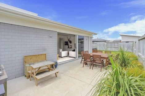 Photo of property in 5 Butterworth Crescent, Papamoa Beach, Papamoa, 3118