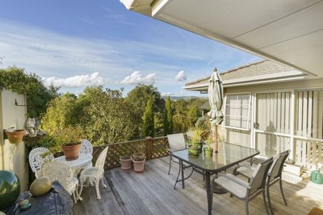 Photo of property in 145 Summerhill Drive, Fitzherbert, Palmerston North, 4410