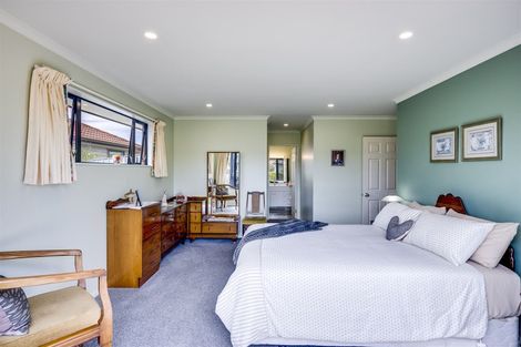 Photo of property in 2 Chelsea Drive, Taradale, Napier, 4112