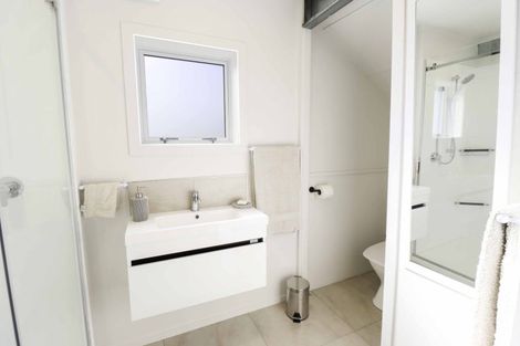 Photo of property in 12 Fleetwood Lane, Turitea, Palmerston North, 4472